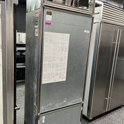 Sub Zero Built In Panel Ready 30” Refrigerator Bottom Freezer 