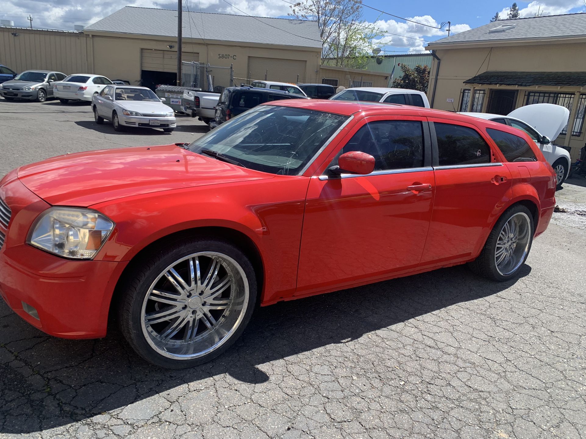  08 Dodge Magnum 3.5 v6  Geo tracker 