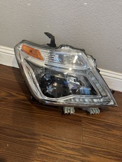Nissan Armada 2019 Right Side Headlight Oem