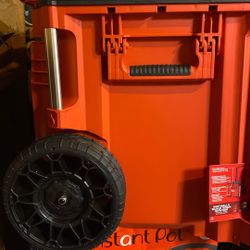 Milwaukee PACKOUT Rolling Drawer Tool Box Cat.48-22-8420