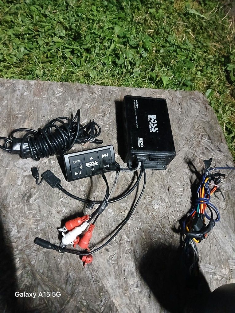 500wat Boss Audio  Bluetooth Amp 