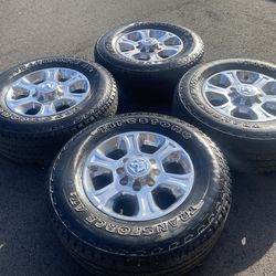 Factory 18” Dodge ram 2500 8 lug rims & tires