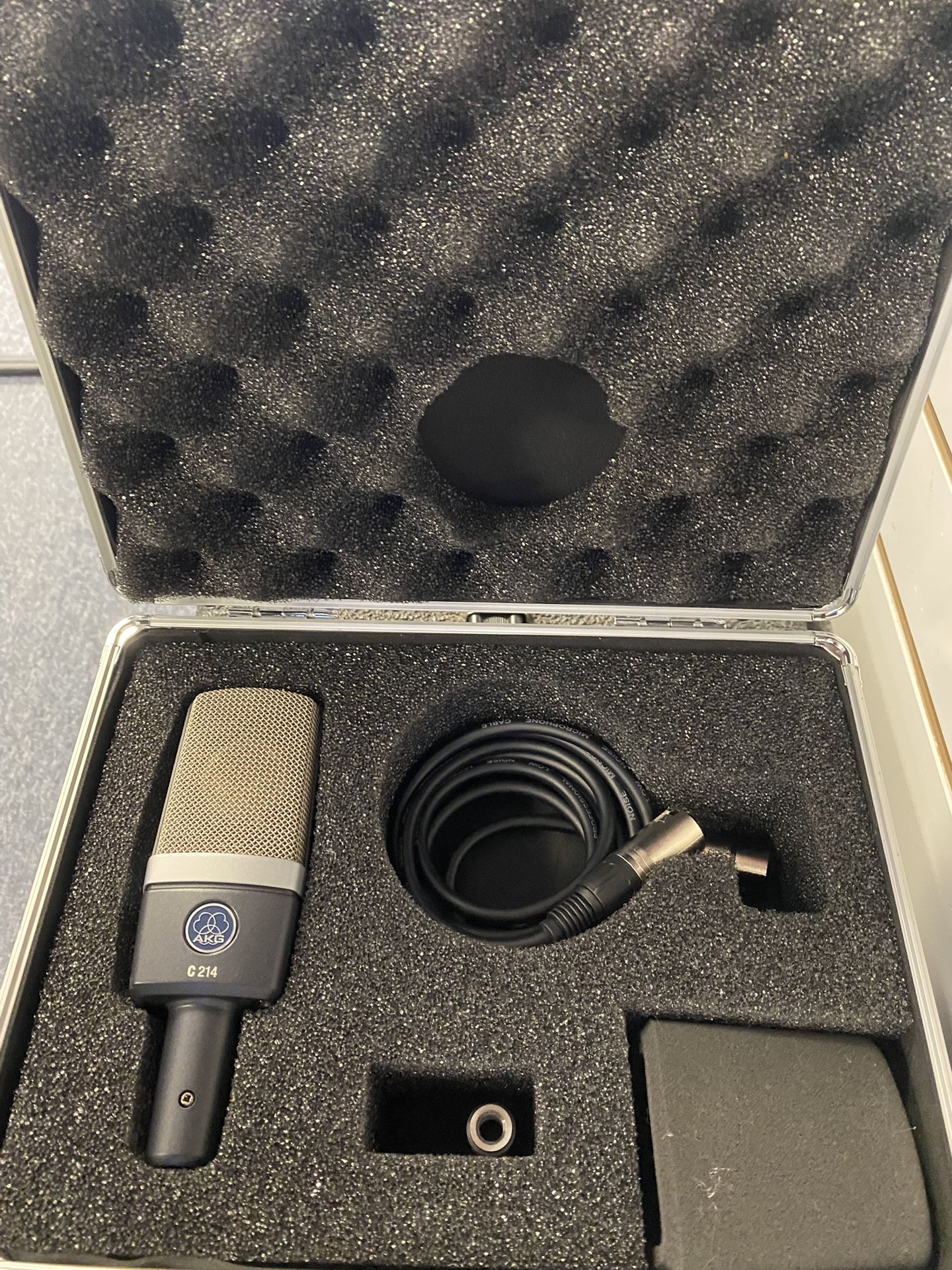 AKG C214 Microphone Kit In Case