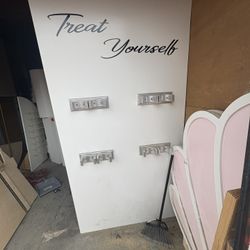 Candy Dispenser Wall