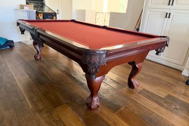 Pool Table 8ft (Free Delivery, Setup, & New Felt Color of your Choice)