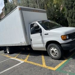 2004 Ford E450