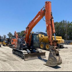 Hitachi 135 Excavator 