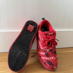 Heelys Youth size 6 Excellent Condition 
