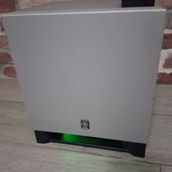 (1) YAMAHA HOME SUBWOOFER