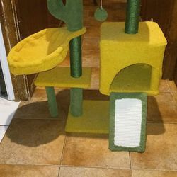 Playhouse for cat $20.