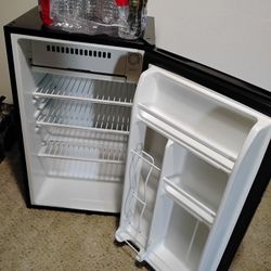 Rival Mini Fridge 