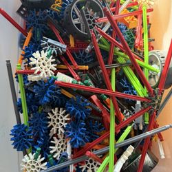 Small Bin Of K’Nex 