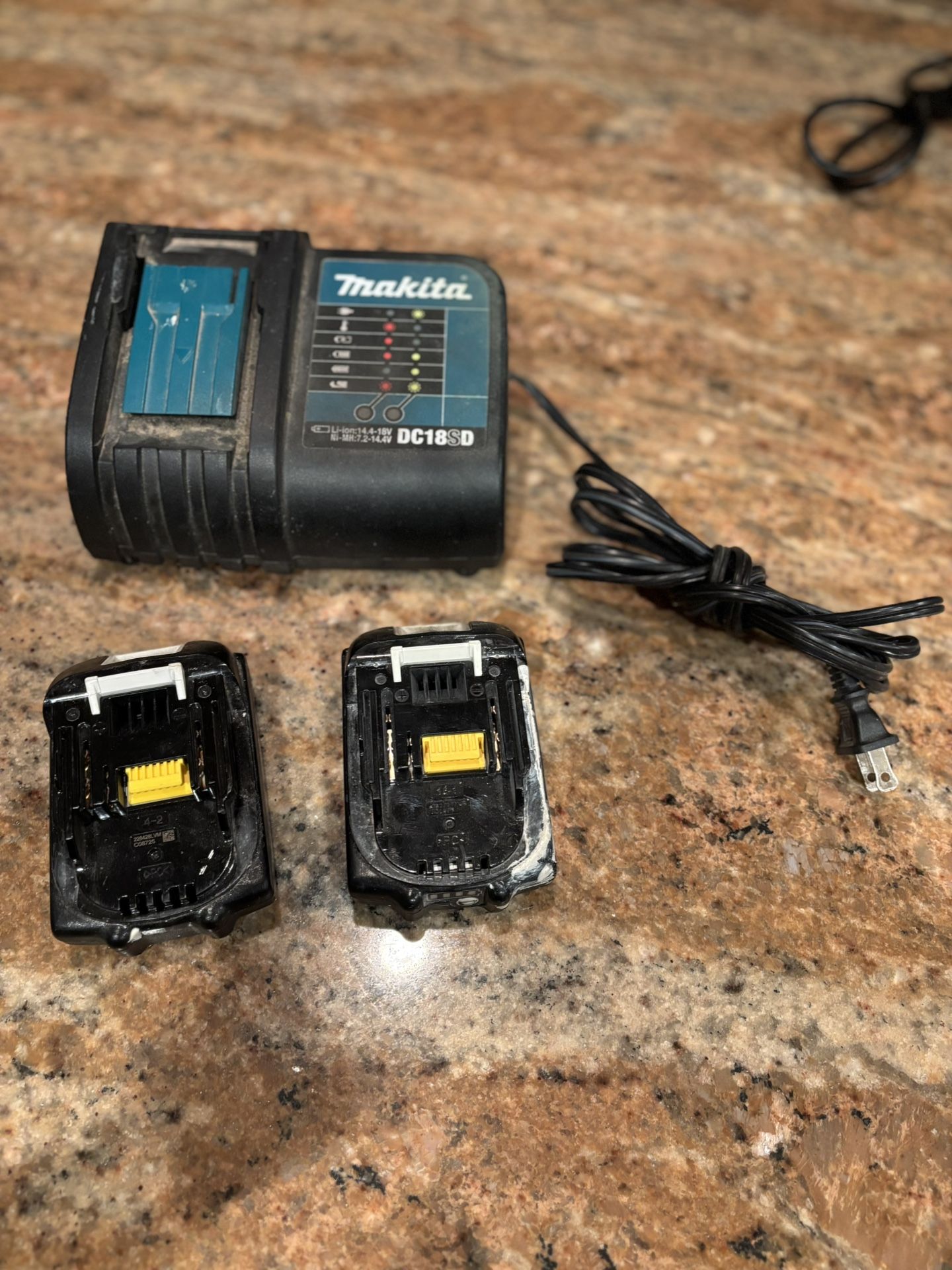 Makita Charger & Batteries Set