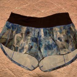 Womens Size 6 Lululemon Blue Multicolored Short 