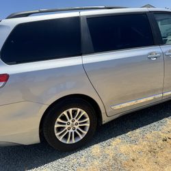 2012 Toyota Sienna 