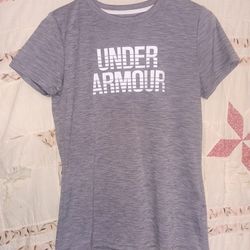 Women's gray Under Armour loose fit heat gear crew neck top small