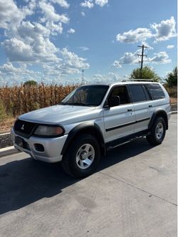 2002 Mitsubishi Montero