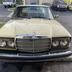 1977 Mercedes Benz 300D Diesel Project As Is For Parts Or Fixer Upper 