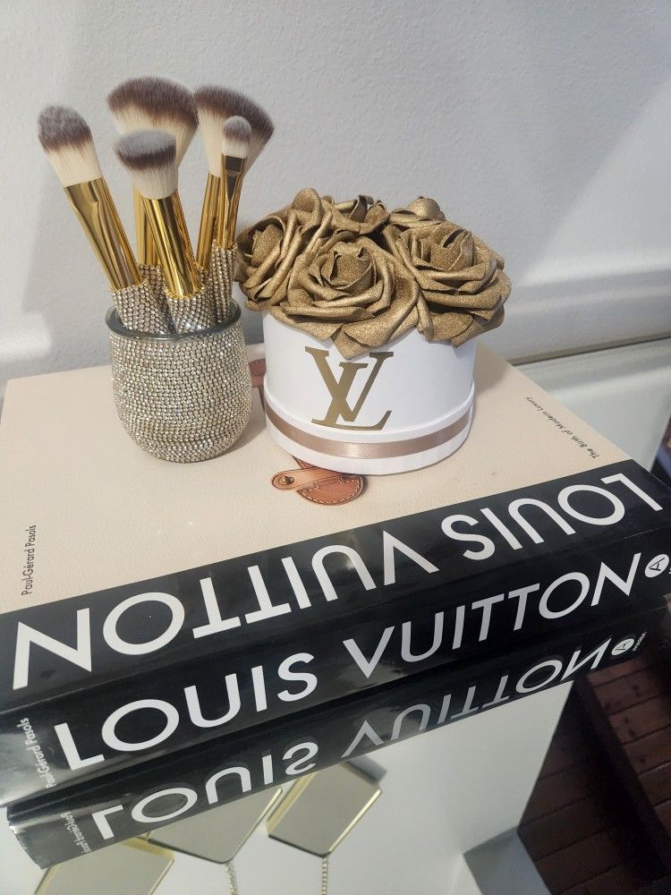 New! Gold Glam Vanity Set!