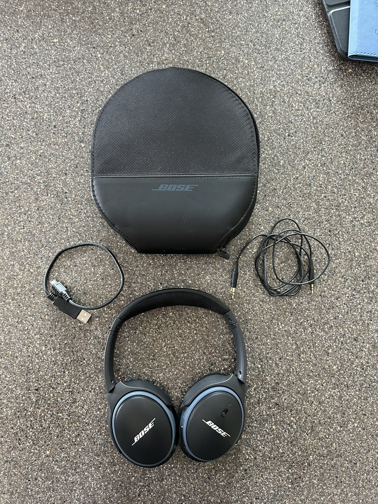   Bose Over Ear Wireless Headphones 
