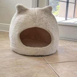 Cat Bed / Home Large