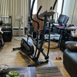 Elliptical Exercise Machine 