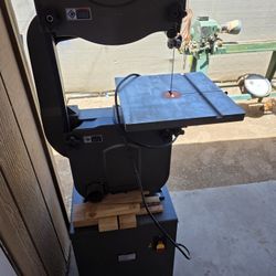 Central Machinery Band Saw 