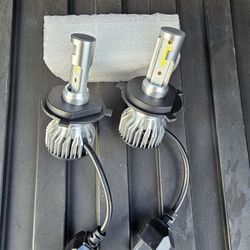 Bright New 6000k LED H4 White Light.