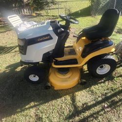 Cub Cadet Riding Mower Run&Cut 