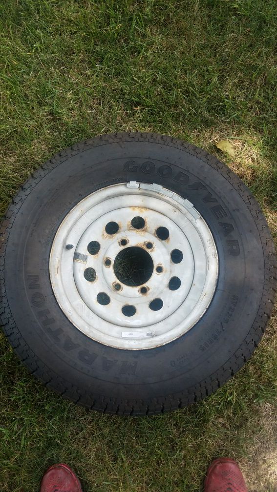 Trailer wheel and tire