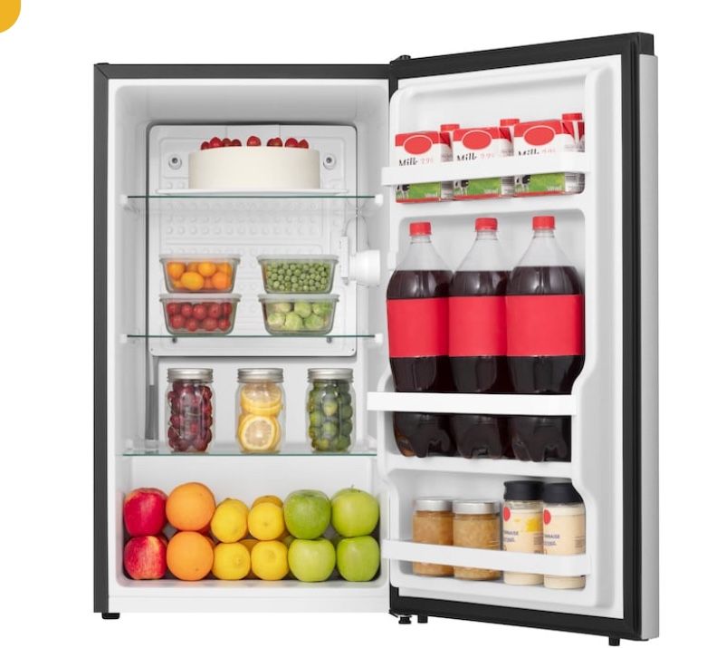 Hisense 4.4-cu ft Mini Fridge (Silver) ENERGY STAR