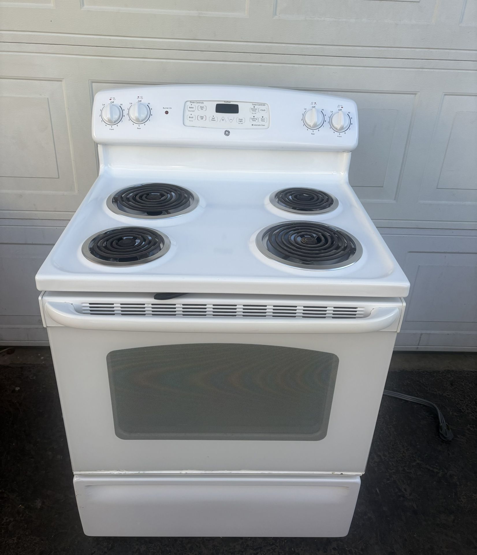 GE Electric Stove