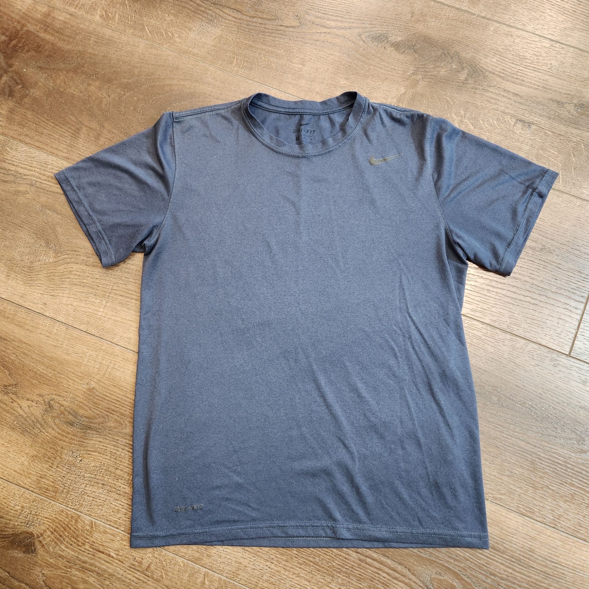 Nike Men's Dri-FIT crew neck short sleeve active t-shirt, size Medium