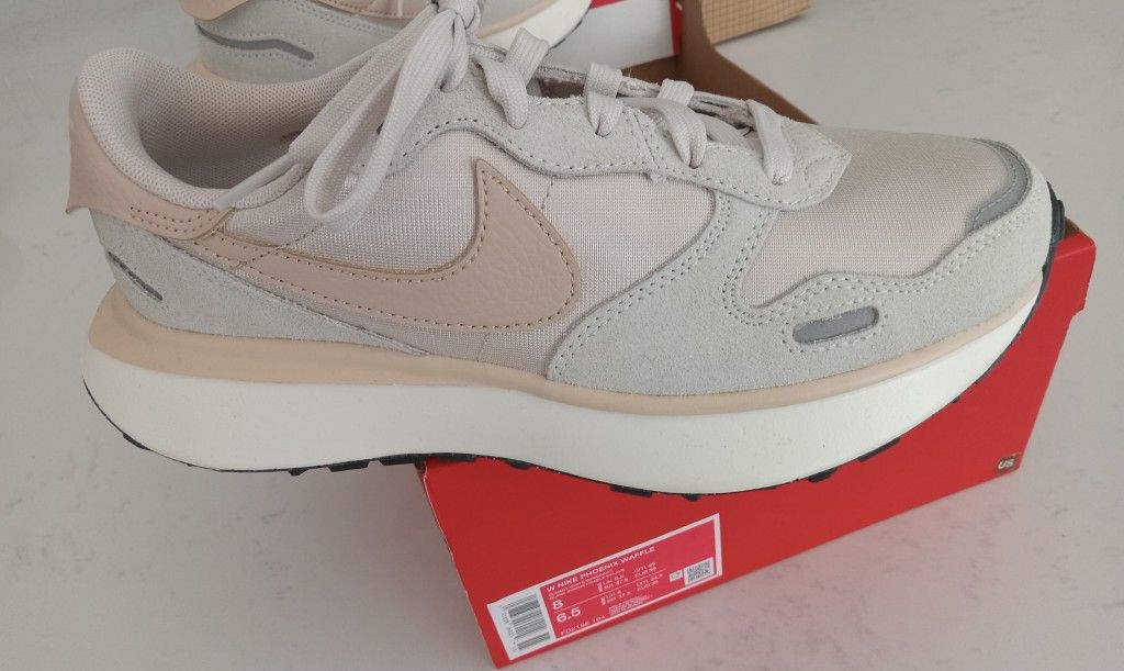 NIKE W size 8