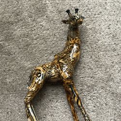 Giraffe Broken Tail Taped On