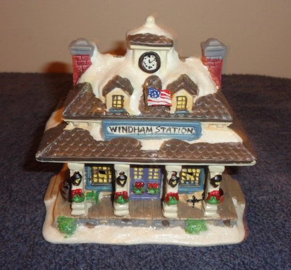 Vintage Porcelain Cobblestone Corners Windham Hights Christmas House decor village