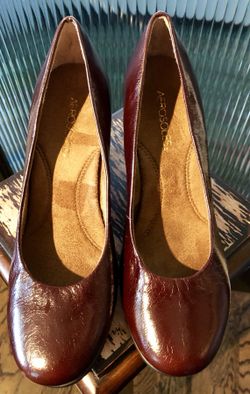 Aerosoles Women's Brown Patent Leather Wedge Heel Sz 9 M NEW