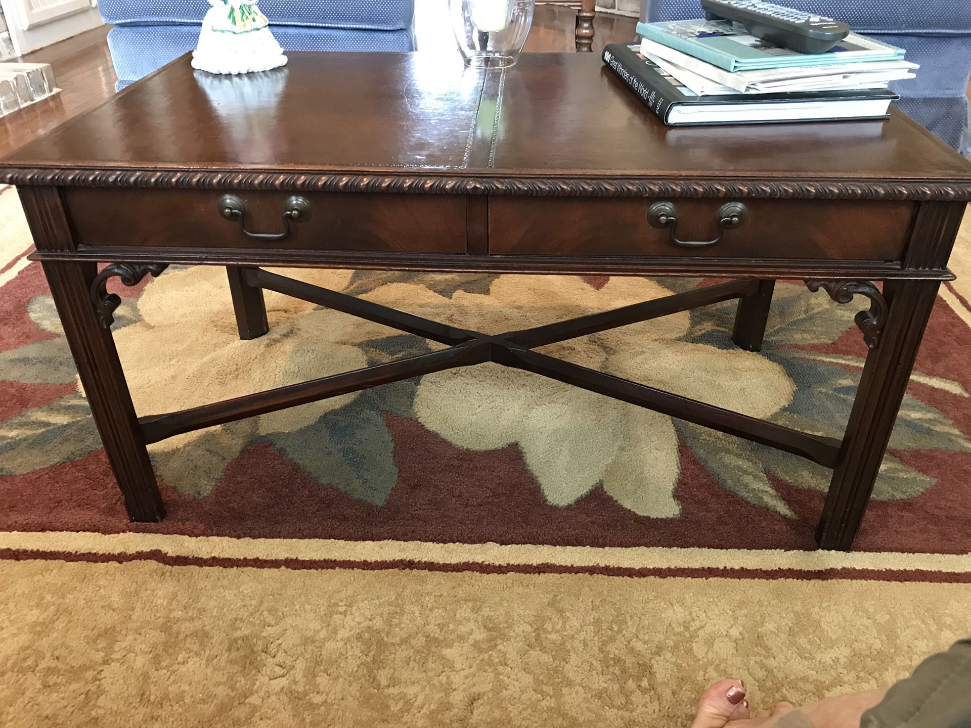True Grand Rapids Antique solid Mahogany Coffee Table for Sale in
