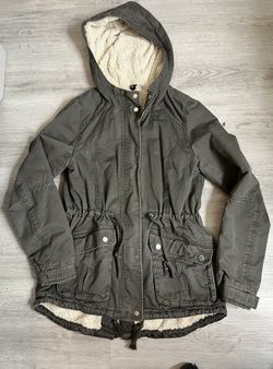 Woman’s Sherpa Jacket Army Green Size Small