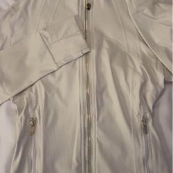 White gold cropped lululemon 