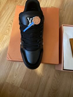 LV Trainers black size10.5