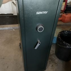 Sentry Gun Safe Needs Repair 