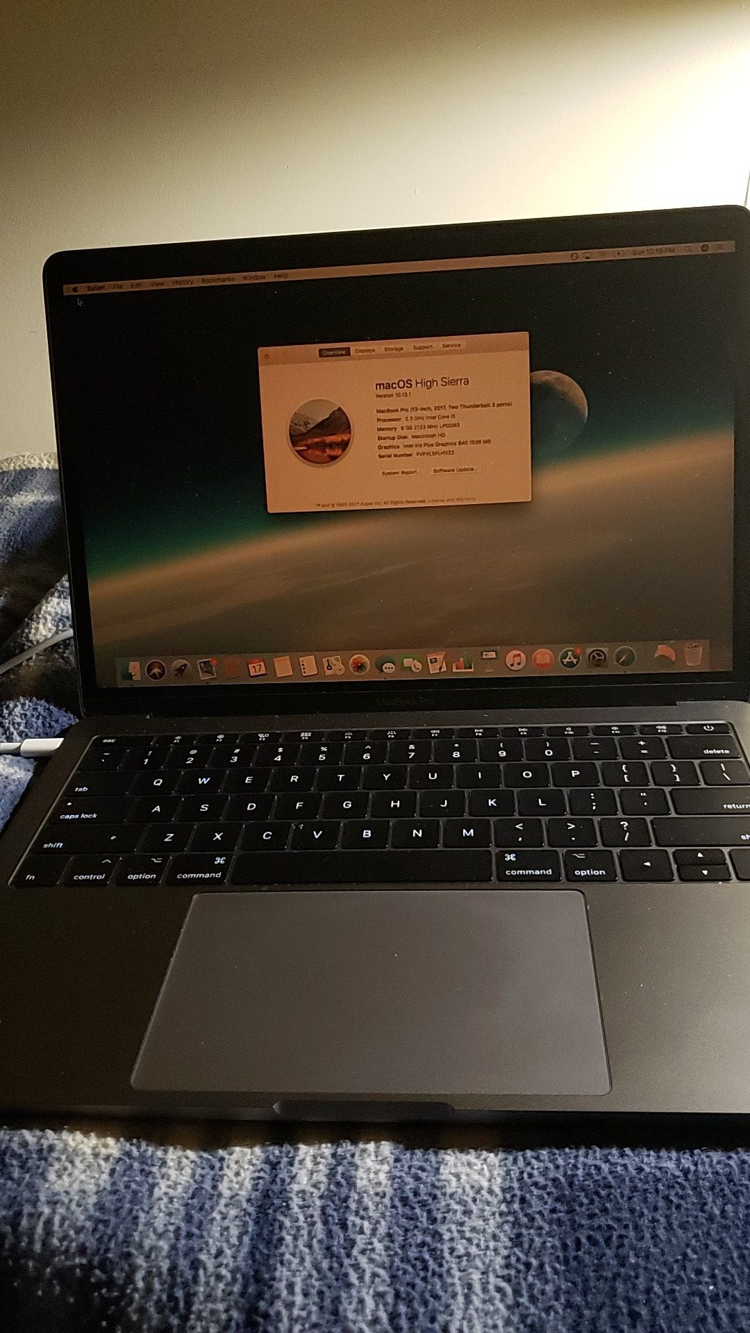 Macbook Pro 2018 (NEVER USED) with hyper drive