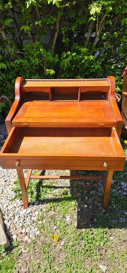 Mini roll top desk
