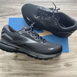 Size 11.5 Men’s- Brooks Ghost 15 Black Ebony NEW