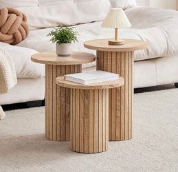 Round Side Tables Set of 3, Circle Modern Fluted Nesting Coffee Table, Accent End Table Set for Living Room and Bedroom, Natural