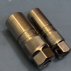 Snap-on Tools 2 Sockets 3/8" Drive 6-Point SAE 13/16 and 5/8"Flank Drive® Shallow and Standard Retention Spark Plug Sockets