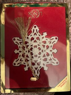 Lenox 2002 Snowflake In Box