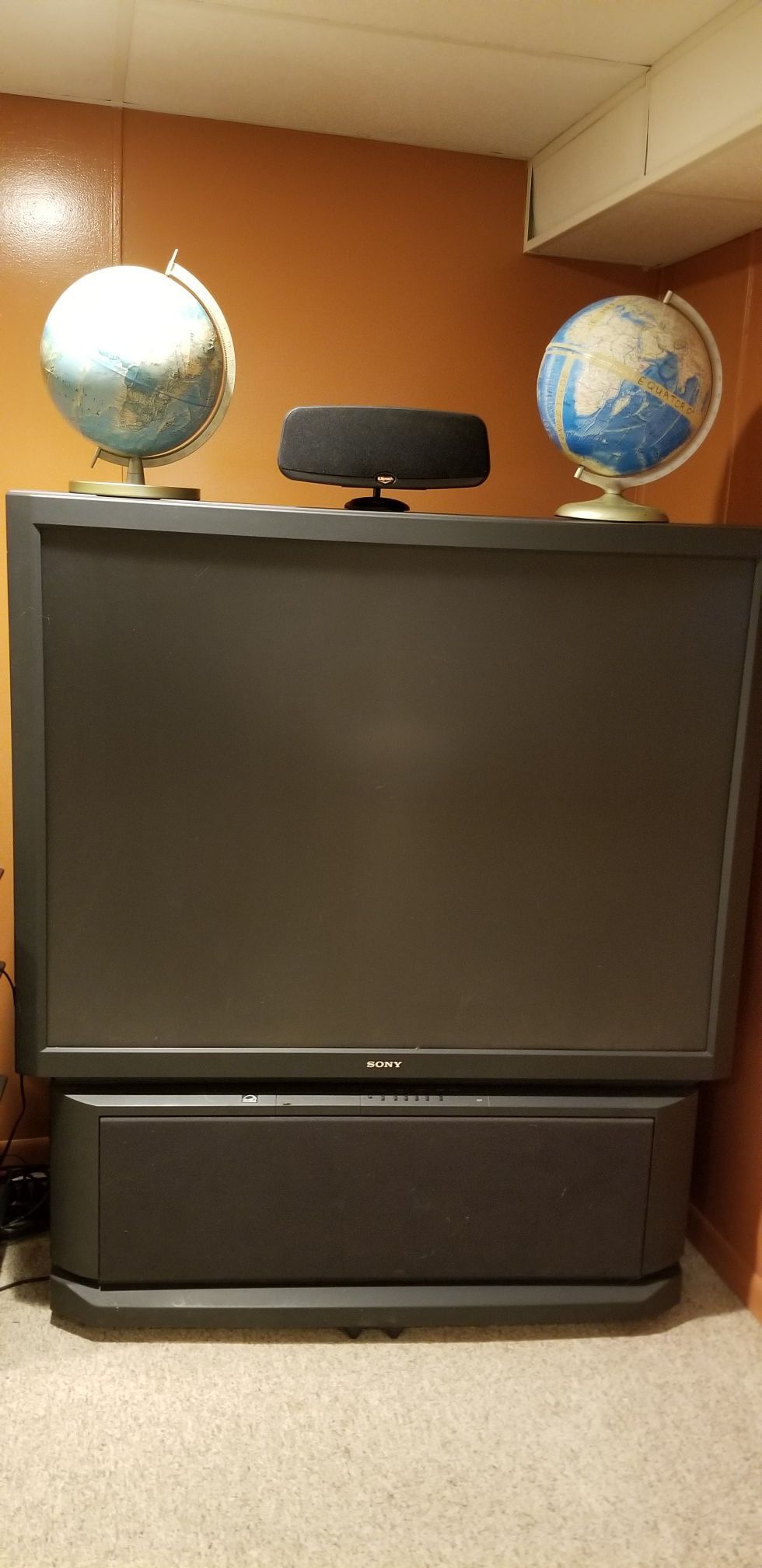 Sony 50" Rear Projection TV Works
