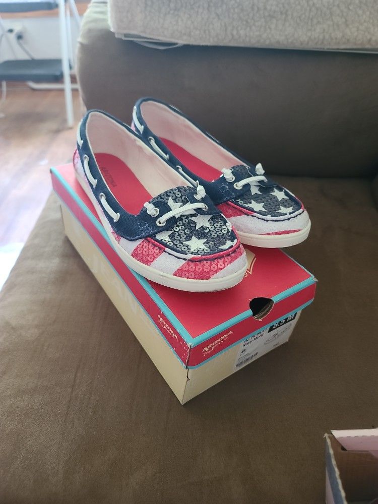 Arizona Jean Company Red/White/Blue Shoe